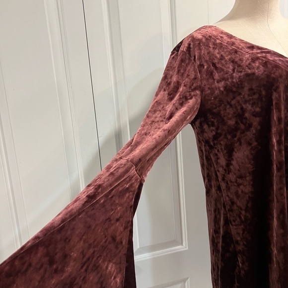 A.n.a Velvety Mauve Shift Dress with a Little Sparkle and Long Bell Sleeves. - Picture 2 of 13